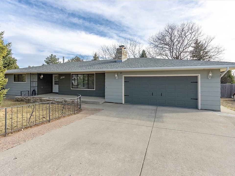 1st image of 204 Tam Oshanter Rd