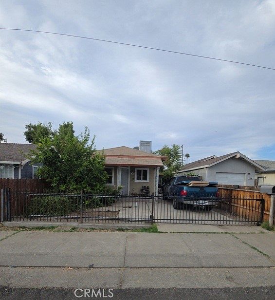 1st image of 131 Delhi Ave