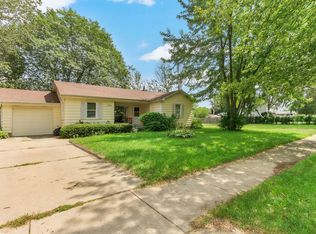 1781 Daisy St, Aurora, IL 60505