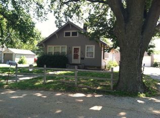 521 S 3rd St, Lindsborg, KS 67456