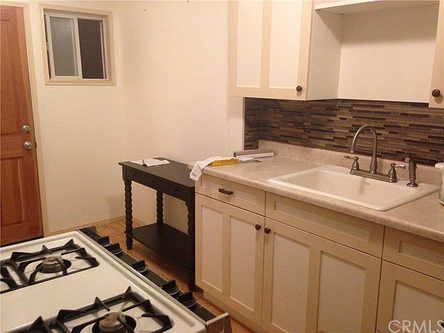 2nd image of 3647 E 14th St #B