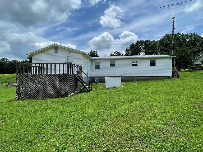 472595 Highway 100 — Photo 6