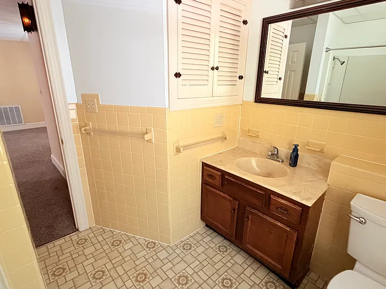 1010 S 3rd St #B — Photo 12