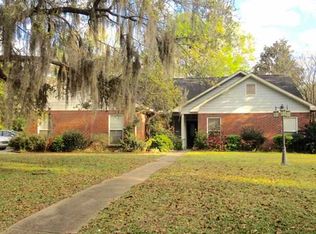 3812 Dantzler St, Moss Point, MS 39563