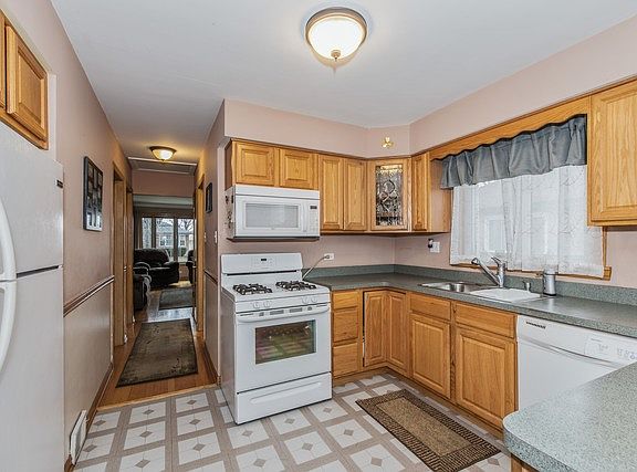 4th image of 9132 Massasoit Ave