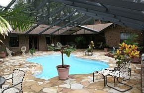 Gorgeous Pool Entertainment Area 