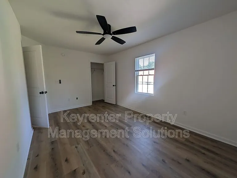 55 Breezewood Dr — Photo 24