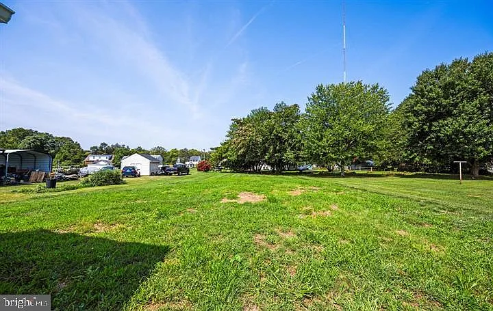 2 bed, 1.0 bath, 875 sqft, $2,200 — Photo 2