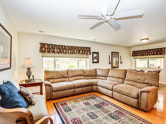 3rd image of 5321 W Dahlia Dr