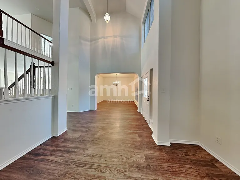 617 Bur Oak Dr — Photo 7