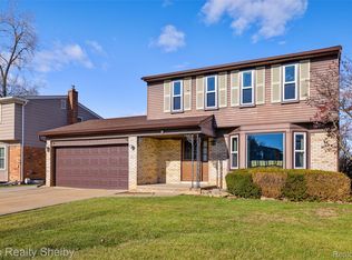 2849 Elmcrest Rd, Sterling Heights, MI 48310