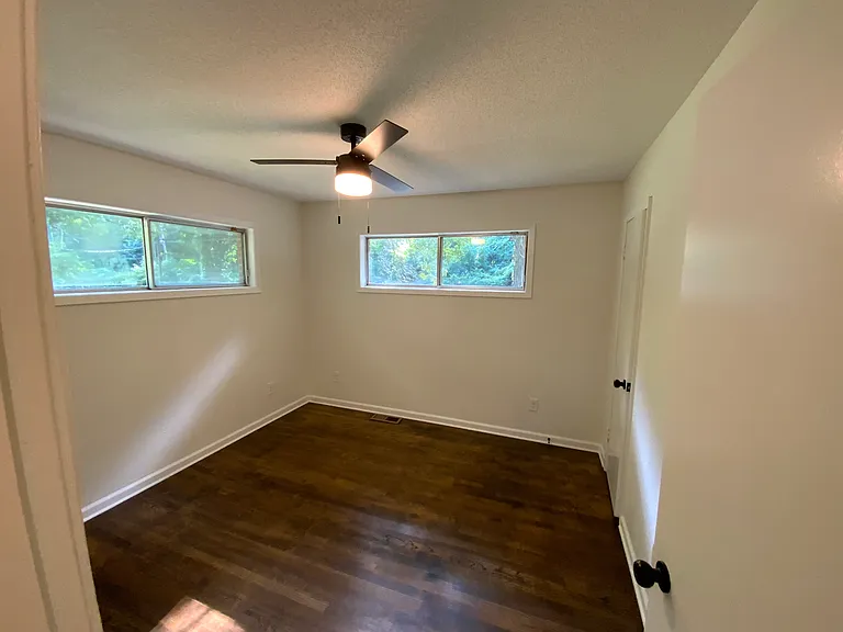 2729 Woodlawn Ter — Photo 6