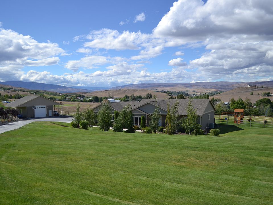 1st image of 127 Oakwood Ln