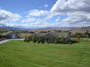 127 Oakwood Ln, Selah, WA 98942