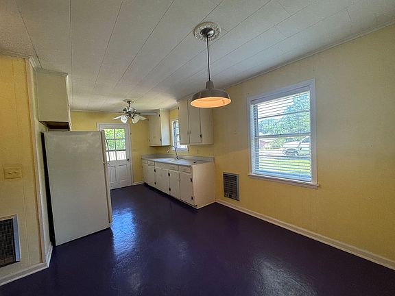 4th image of 1116 Mimosa Dr