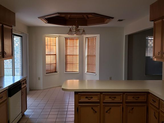 3rd image of 1324 E Violet Ave