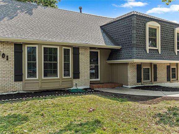 4th image of 9501 Connell Dr