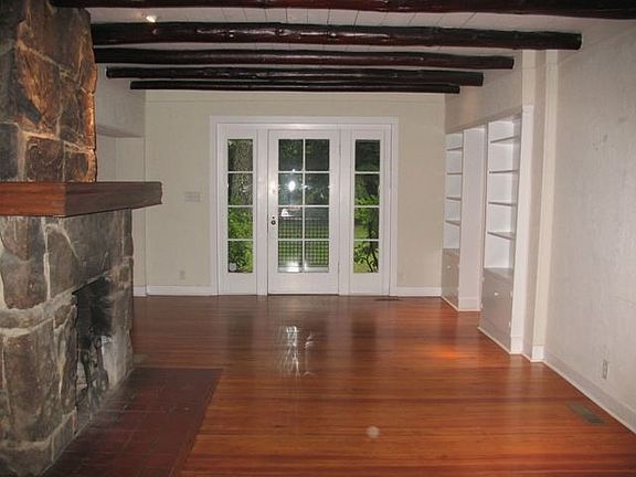 Beautiful heartpine wood floors!