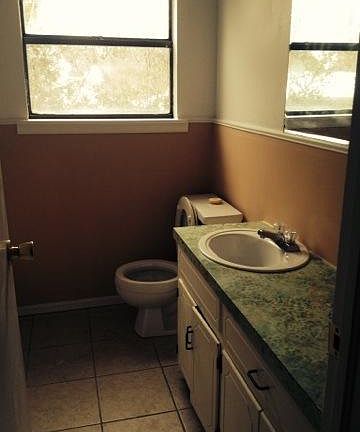 3rd image of 810 E Taylor Ave