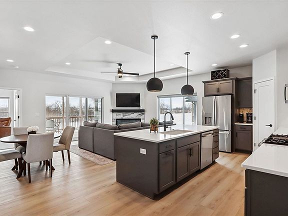 2nd image of 1028 Highland Trl