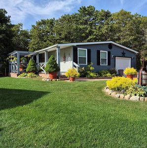 53 Village Circle S, Manorville, NY, 11949