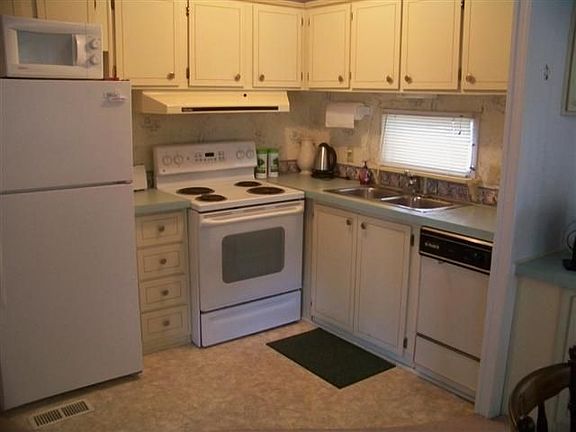 3rd image of 801 Savanna Dr
