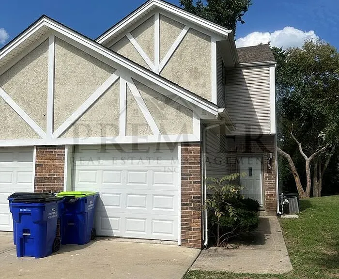 3562 NE Independence Ave — Photo 1