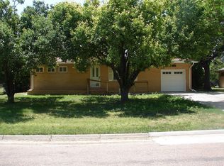 119 N Jackson St, Hugoton, KS 67951