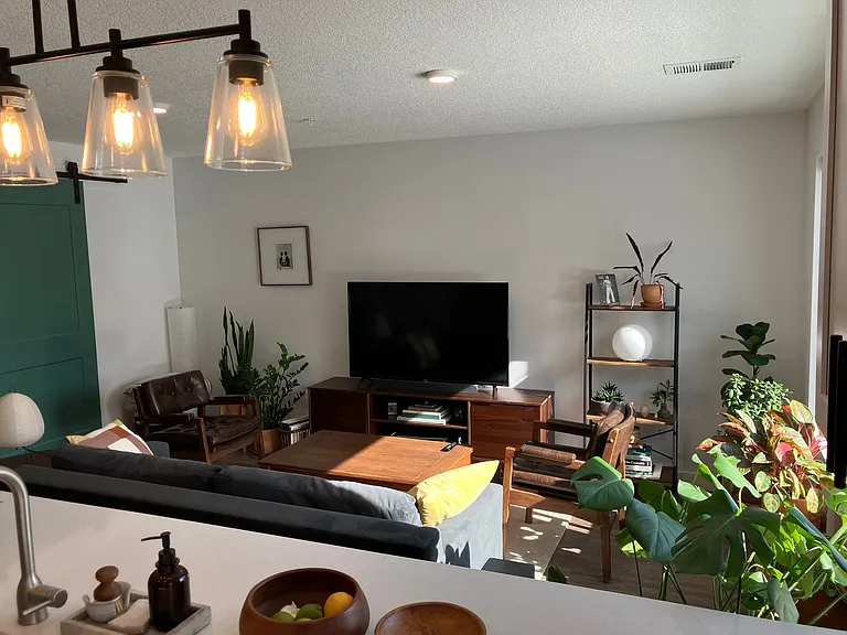 Solstice Apartments — Photo 42