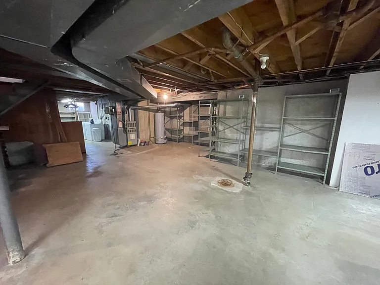 9549 Walmer St — Photo 32