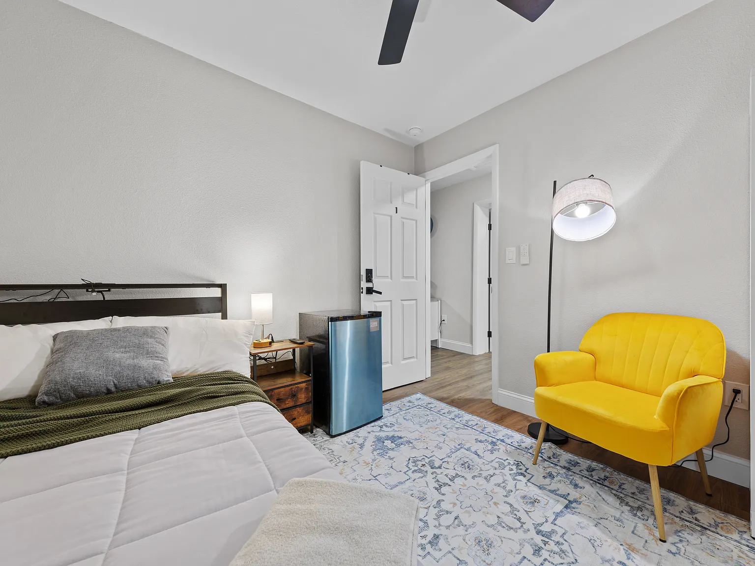 7 bed, 1276 sqft, $800 — Photo 4