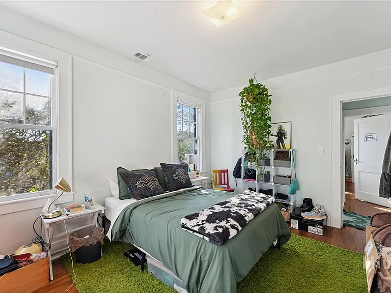 522 E 38th St #B — Photo 24