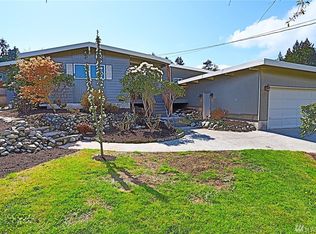 450 Harold Pl, Camano Island, WA 98282