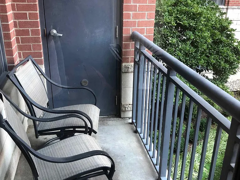 1021 N Garfield St #215 — Photo 13