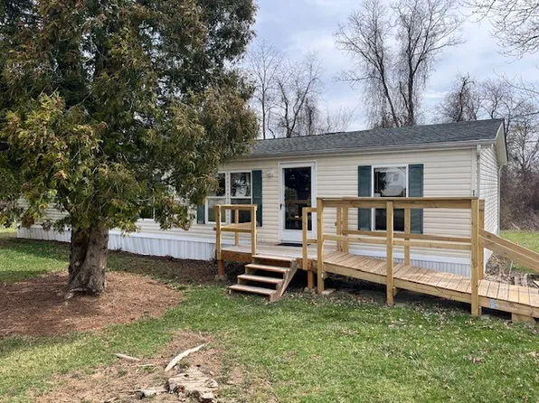 129 Woodland Acres Ln, Belle Vernon, PA 15012