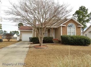 3521 Chaucer Dr, Hope Mills, NC 28348