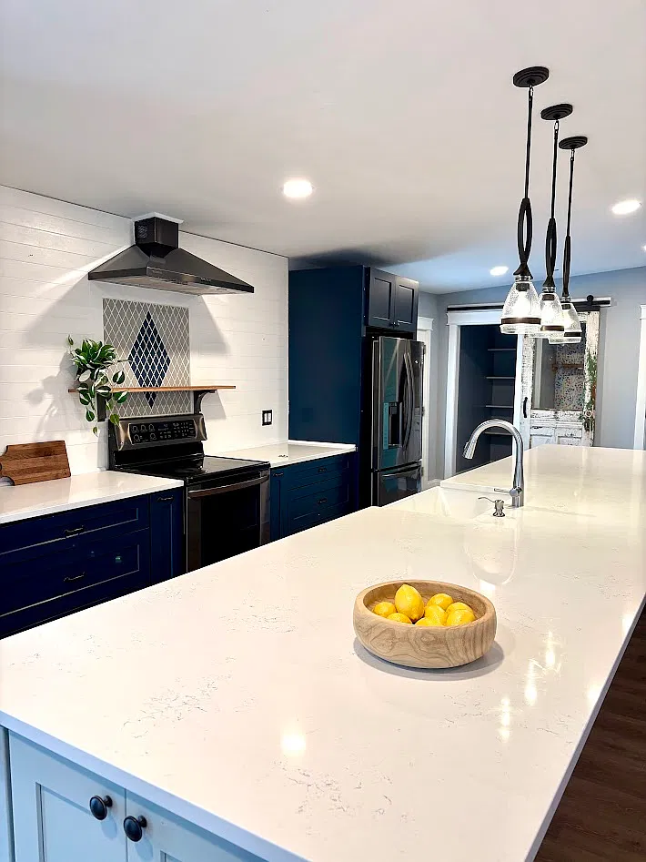 3 bed, 2.5 bath, 2500 sqft, $3,095 — Photo 3