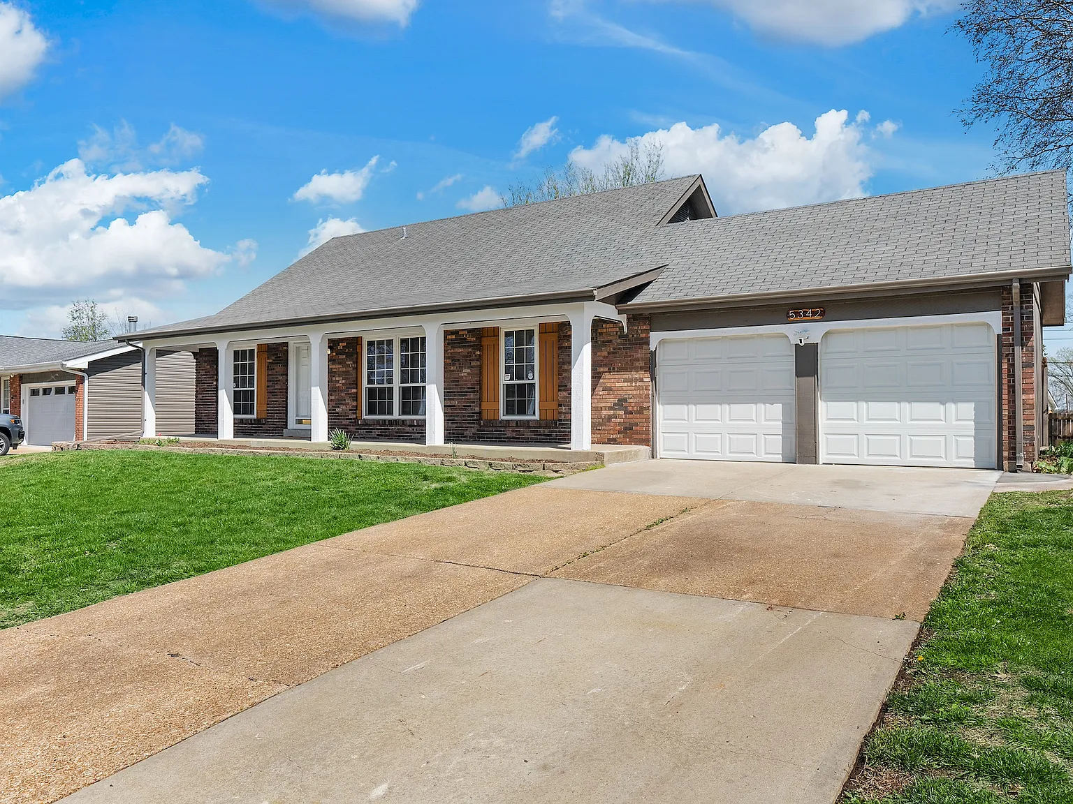 5 bed, 3206 sqft, $5,600 — Photo 2
