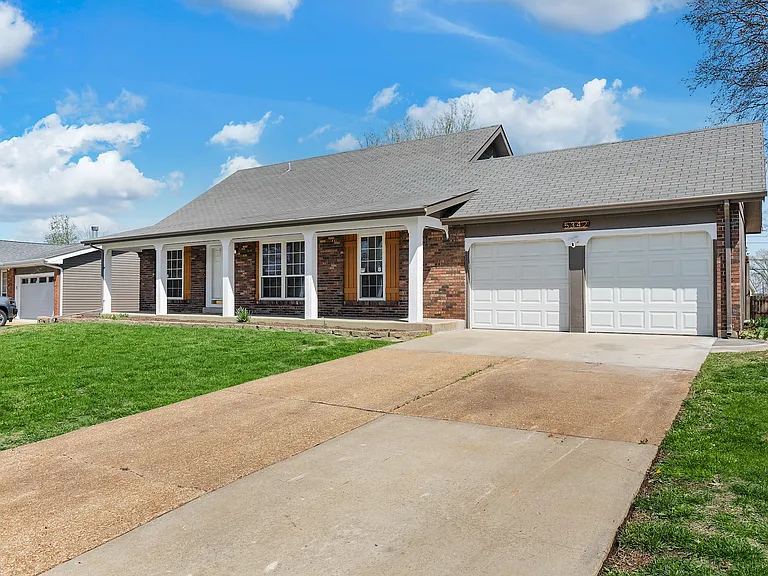 5342 Chatfield Dr — Photo 2