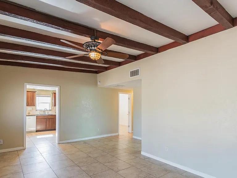 410 E. Waverly St. — Photo 11
