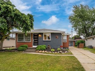 21 Caroline Ln, Depew, NY 14043
