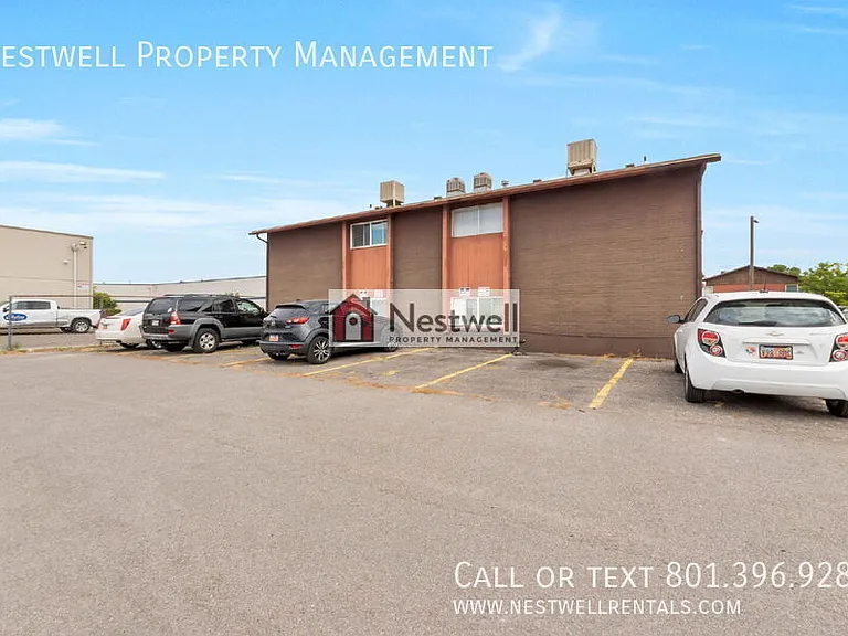 1881 W Lake Park Dr #4 — Photo 15