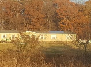 725 Collier Bend Rd, Charlotte, TN 37036