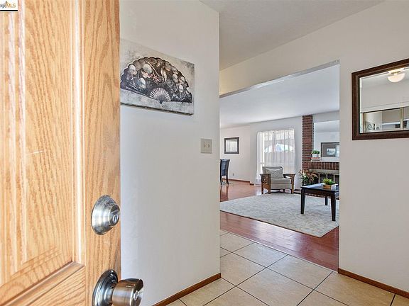 3rd image of 4915 Fray Ave