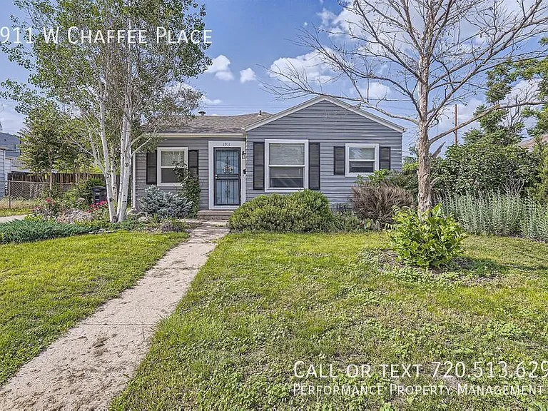 1911 W Chaffee Pl — Photo 2