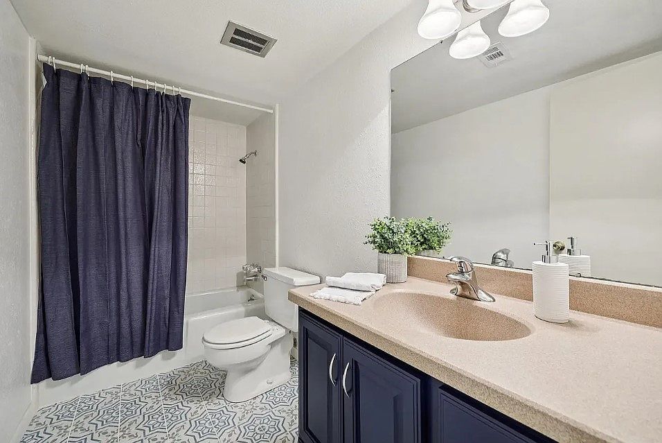 1st image of 1401 Forest Edge Dr APT 22