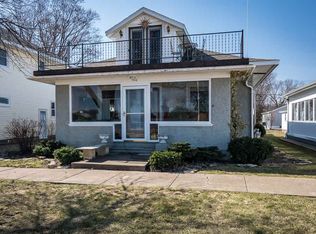 908 River St, Sabula, IA 52070