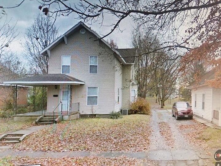 2nd image of 540 S Pacific St