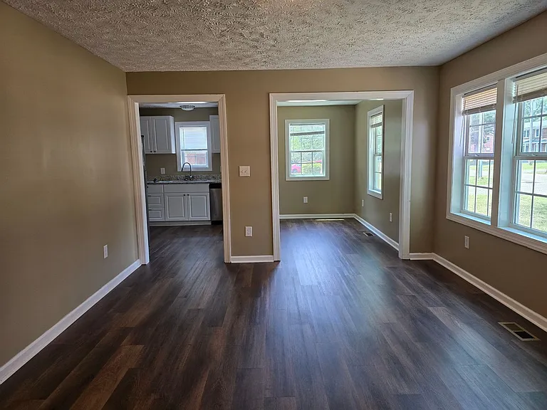 707 Miller Ave — Photo 3