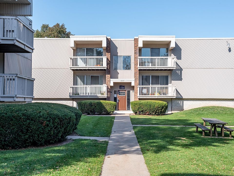 2nd image of 1903 Eastlawn Dr APT B01